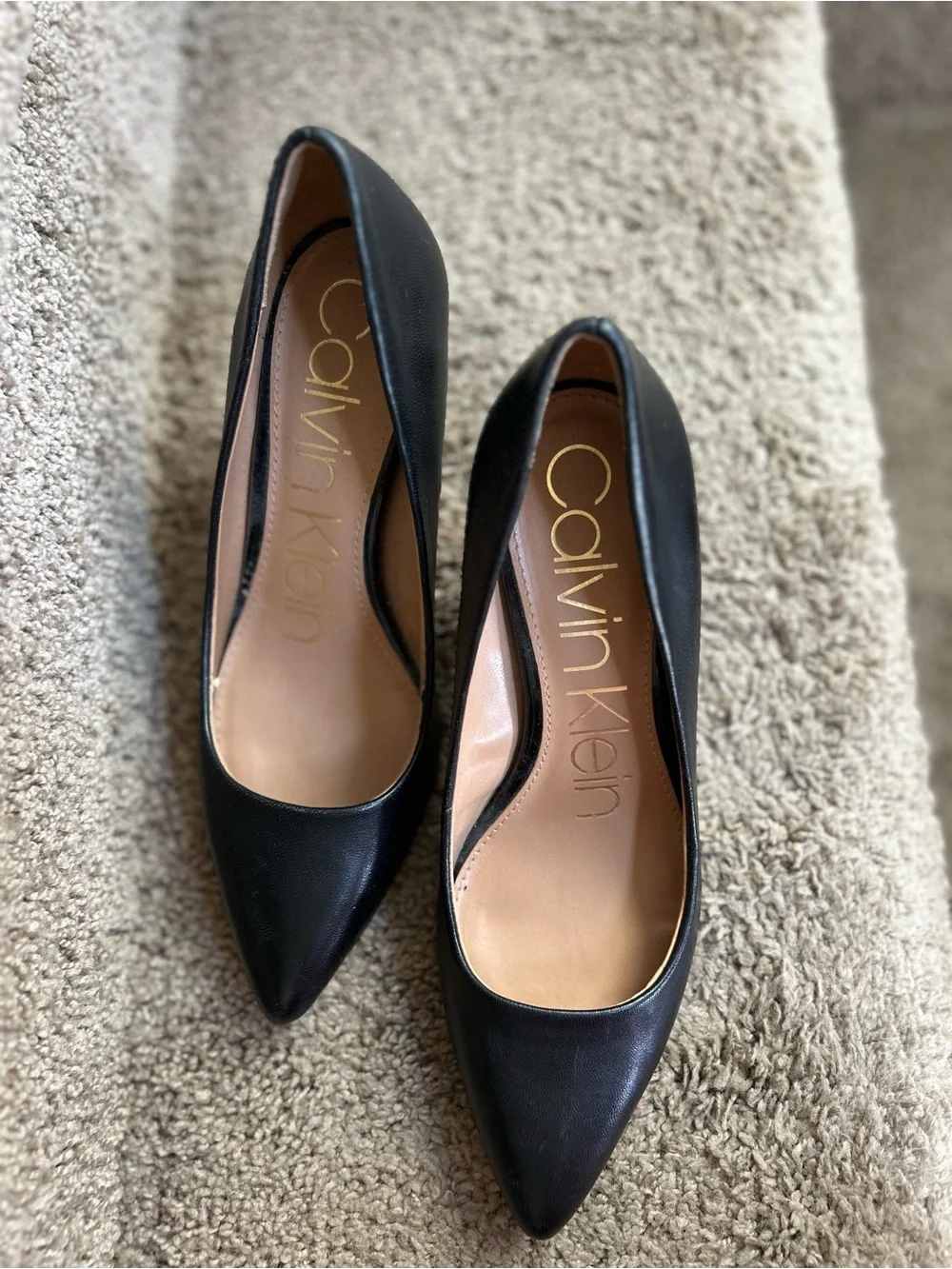 Calvin Klein Kirstin pumps in black
